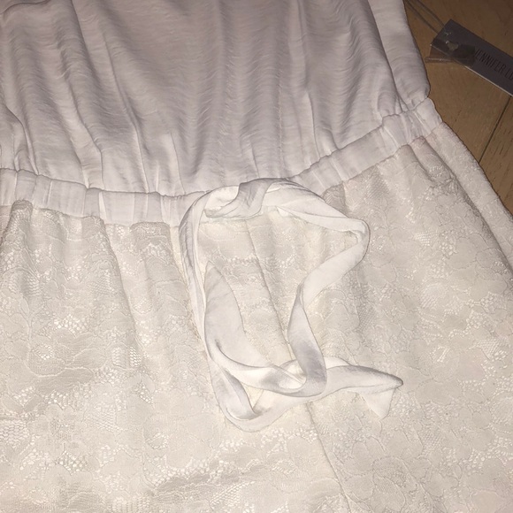 Clothes, shoes and bags - Picture 3 of 3